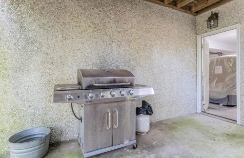 18 Fiddlers Cove Dr - 5 Bed/4 Bath w/ Resort Access & Golf Cart! - Photo 46