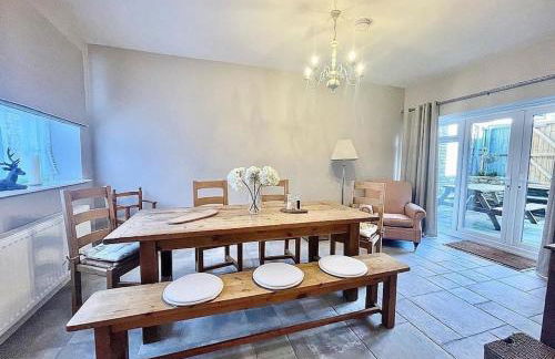 *Brecon Beacons,Log Burner, hot tub Dogs Welcome* - Photo 15