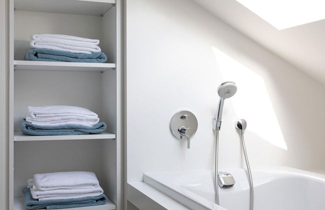 Charming Villa With Indoor Swimming Pool, Near the Beach and Town Centre - Foto 21