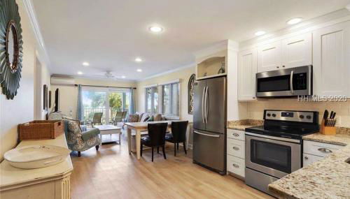 Direct Oceanfront Private Villa Overlooking Pool/Beach - South Forest Beach - Right next to Coligny Plaza - Foto 3