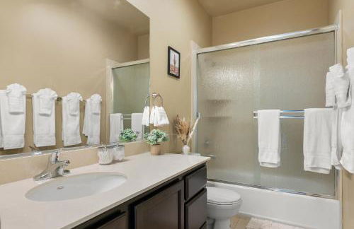 MidTown Hideaway Fire Pit and King Beds - Photo 7