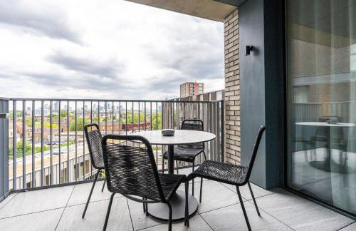King's Cross Retreat With Terrace 2 Bed 2 Bath Coal Drops Yard 10 Mins Walk From St Pancras Station - Foto 3