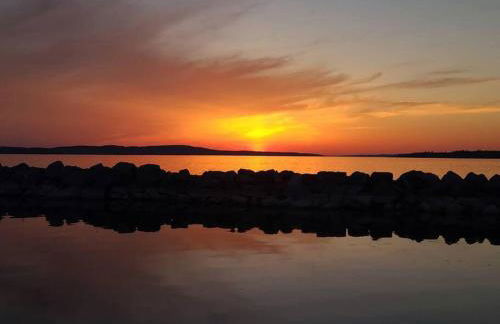 Ultra Comfy, Spotless & Spacious, Private Home in Boyne, Dogs Ok, Walk to Town - Foto 44