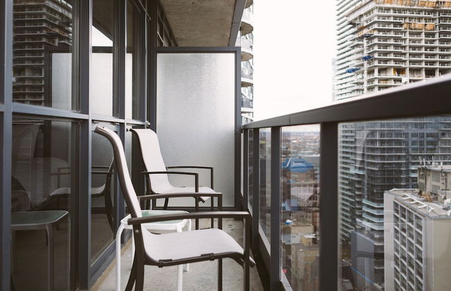 QuickStay - Incredible Downtown Condo, Yonge & College - Photo 16