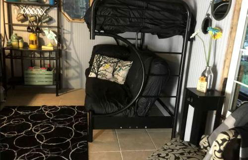 Rustic Cabin Rental for a Secluded Escape to Whale Island, Alaska - Foto 12