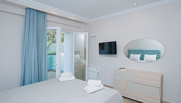 Villa Nikolakis, Kerasia, on the beach - Foto 2, Habitación