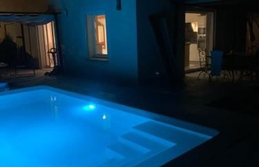 Maison Villa Nimes 4 Chambres, Piscine et 2 places parkings privés fermés - Foto 7