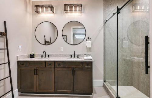 Downtown Condo with Two Ensuite Kings - Foto 10
