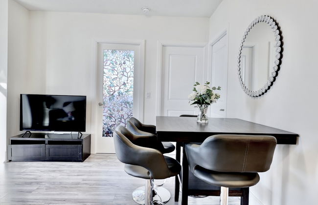 Grand Royal Condos -Mississauga SQ One - Photo 8