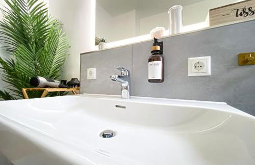 Freundliche Ferienwohnung mit Regendusche, Küche, Waschmaschine&Trockner, TV, WLAN - Photo 34