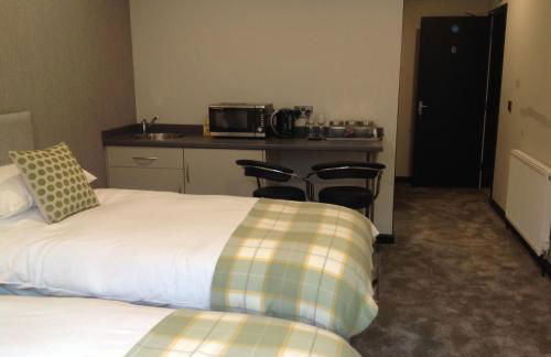 Rooms @ Number Six - Photo 8