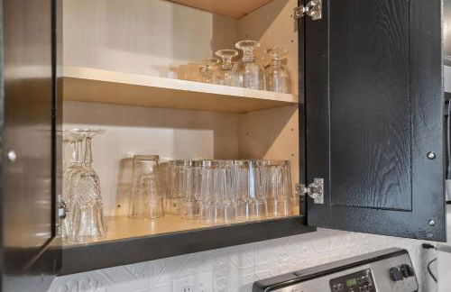 Cozy 1BR Retreat Sleeps 2 Near Downtown & NC State - Foto 17