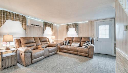 Auburn Finger Lakes Farmhouse with Open Views! - Foto 4