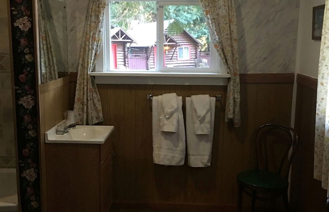 Gateway Inn - Photo 49