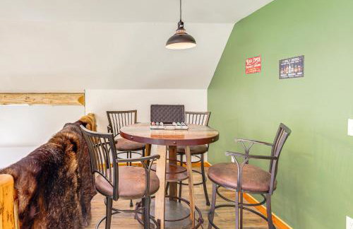 Private Hot Tub Enchanted Hideaway in Lincoln! - Foto 14