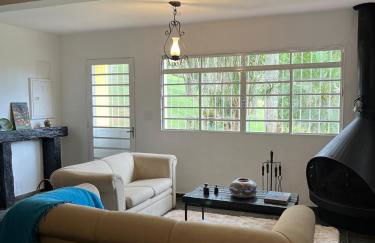 Chácara Casa Amarela - estrutura completa de lazer - ambientes elegantes e exclusivos - campo de futebol e bocha - piscina - lareiras - 10 min Rota do Vinho - Foto 29