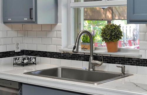 Poolside Cocoa Oasis w/ Tiki Bar! - Foto 39