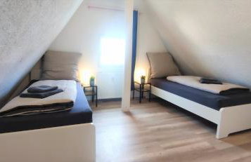 Moderne Monteurwohnung für 6 Personen bei Villingen-Schwenningen, TV, Einzelbetten, WLAN, Bettwäsche, Handtücher inklusive - TR01 - Foto 2