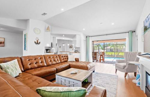 Pelican Paradise! Waterfront, BBQ, Heated Pool, King Bed, Luxury, Family Fun & More - Foto 39