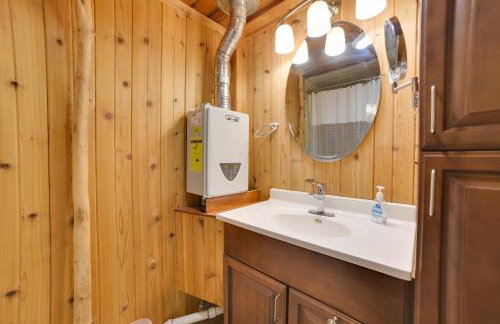 Pet Friendly Mullett Lake Cabin with Dock! - Foto 15