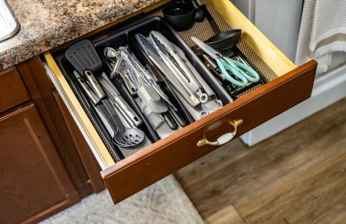 Affordable, Quaint Retreat! 5 Mins to Downtown - Photo 51