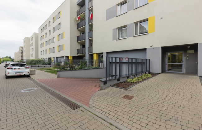 Comfy Apartment With Parking by Renters - Photo 47