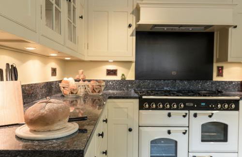 Northolme Hall - Photo 18