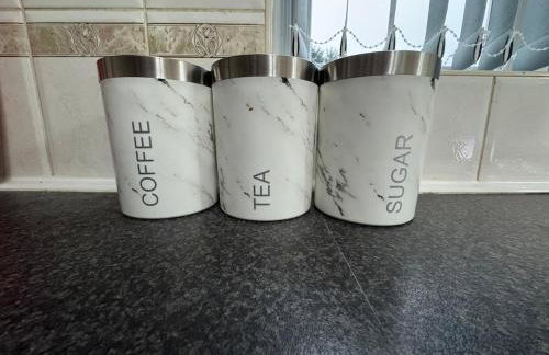 4 Beds House for Families & Contractors with Free Parking - Photo 33