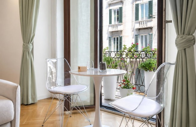 B and G Boutique apt.-heart of Milano- Design District - Photo 33