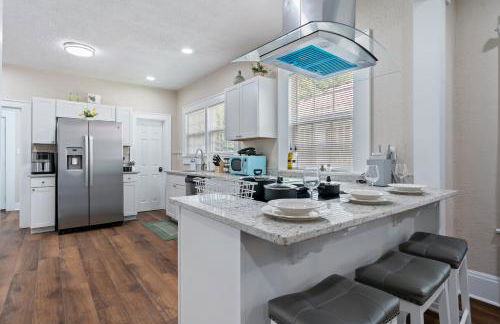 Bungalow Retreat! - Photo 35