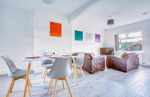 Modern 3-Bed Home Sleeps 6 with Parking & Fast WiFi Perfect for Contractors & Long Stays - Foto 1