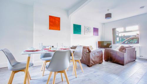 Modern 3-Bed Home Sleeps 6 with Parking & Fast WiFi Perfect for Contractors & Long Stays - Foto 1