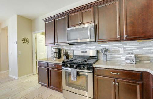 Resort Pools and More Perks! 55 and Goodyear Escape - Foto 9