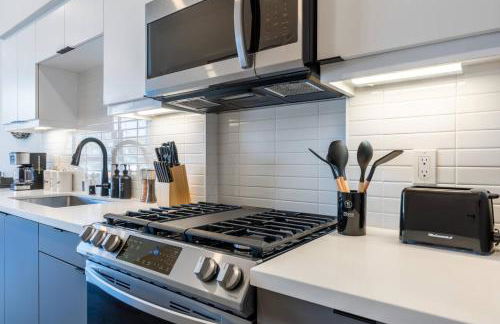 Chic Studio, Walk to Downtown With Skyline Views - Foto 23