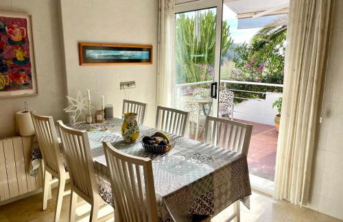 Entire villa with pool, ocean & mountain views - Foto 12