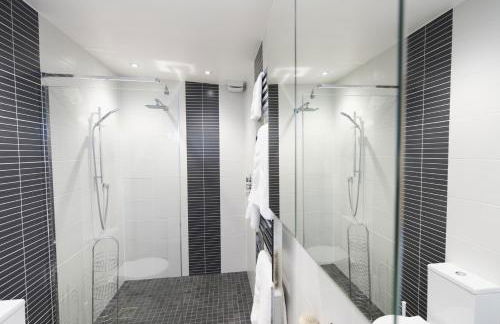 Two Bare Feet - Photo 25