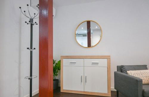 Apartment with Balcony on Calle Santa Engracia Temporal SEN1692 - Foto 23