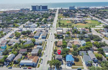 Summer Bliss 3BR Home, Walk to Beach Master Suite Sleeps 9 - Foto 3