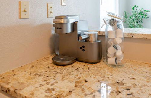 Mins to ATX most iconic eateries, bar and places - Foto 11