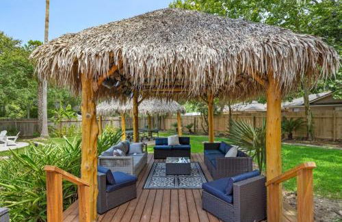 Waterfront oasis with private pool, game room, fire pit and volleyball court - Foto 71