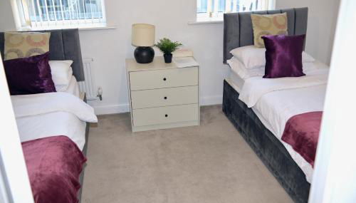 Modern house in City Centre with private parking and gated property - Foto 3