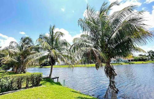 Modern Lakefront Home - Foto 43