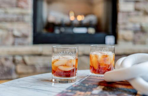 Whiskey Hills - Newly Remodeled Luxury Cabin with Hot Tub, Incredible Views close to Asheville, walk to Hatley Pointe & Ski! - Foto 22