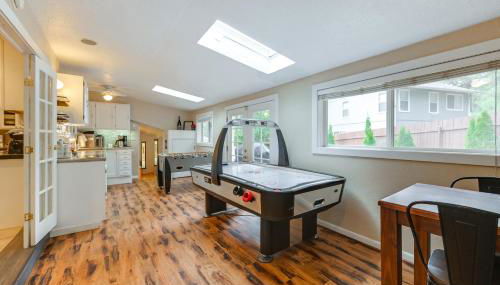 Expansive Flagstaff Family Retreat with Media Room! - Foto 2