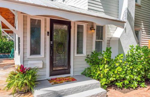 Tropical Estate w/ Guesthouse & Pool. Sleeps 8! - Foto 38