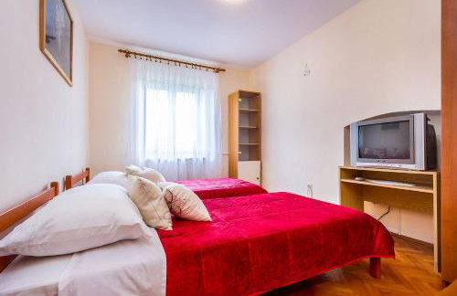 Ferienwohnung mit WLAN, Klima, Parkplatz, Grill und großem Garten zum Fußball spielen - Foto 12