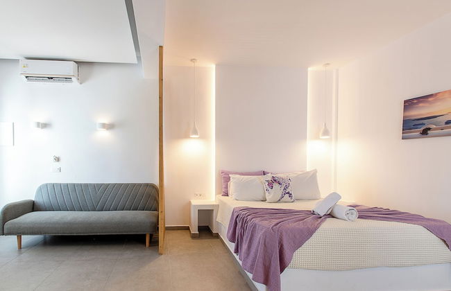 Santorini Villatzio Suites - Photo 14