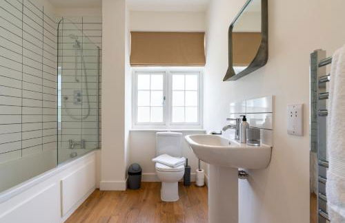 The Queen Stage - Photo 24