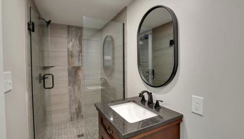 Off-grid Tree House Suitable for Four in Alabama - Foto 5