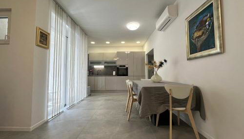 Emily at CITY CENTER - Foto 3